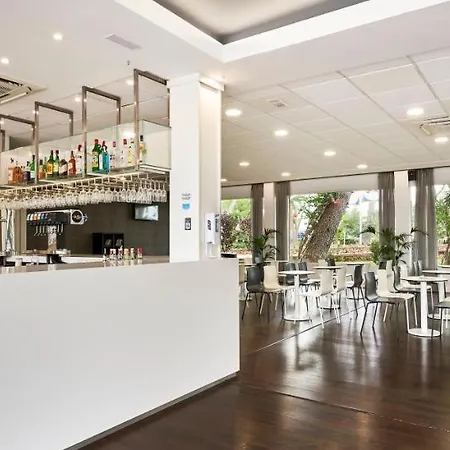 Hotel Globales Cala Blanca (Menorca)