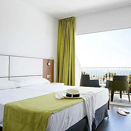 Globales Hotel 4*