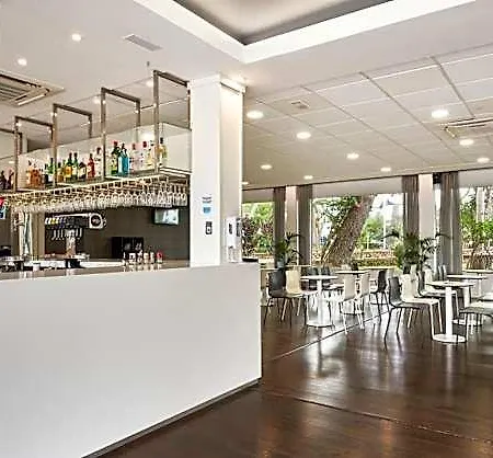 Globales Hotel 4*