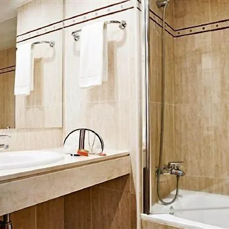 Hotel Globales 4*