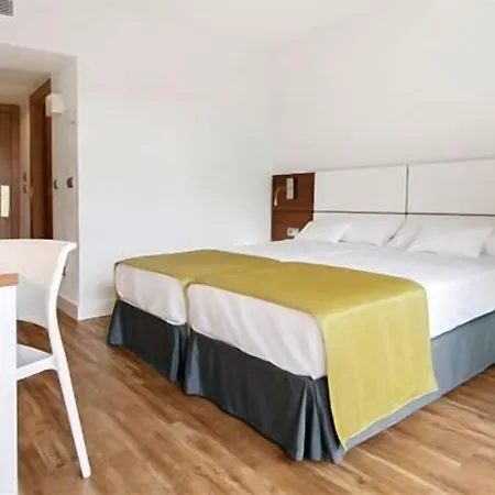 Hotel Globales Cala Blanca (Menorca)