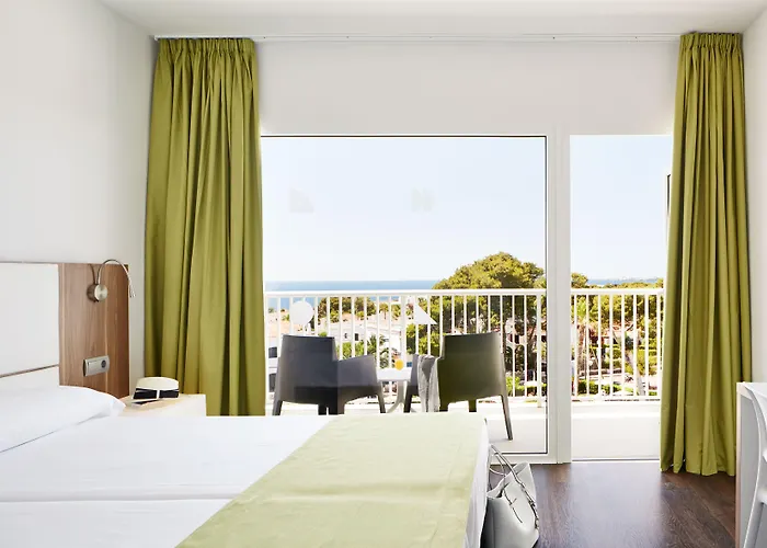 Hotel Globales Cala Blanca (Menorca)